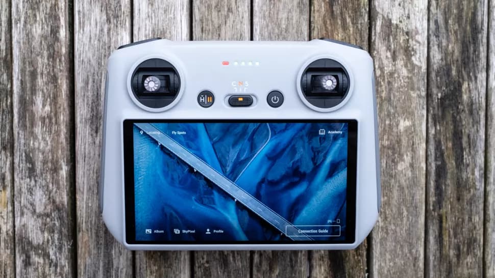 DJI Mini 3 12 dji mini 3 controller2
