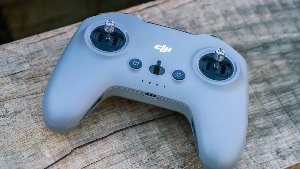 DJI Avata 2 15 dji avata2 review pult